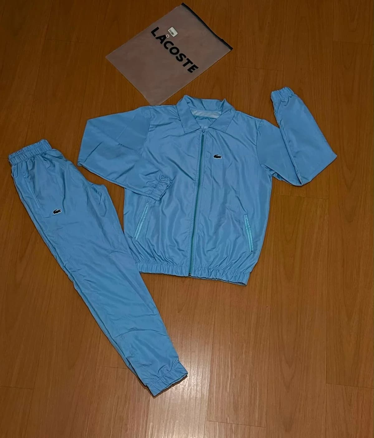 Agasalho Lacoste azul claro